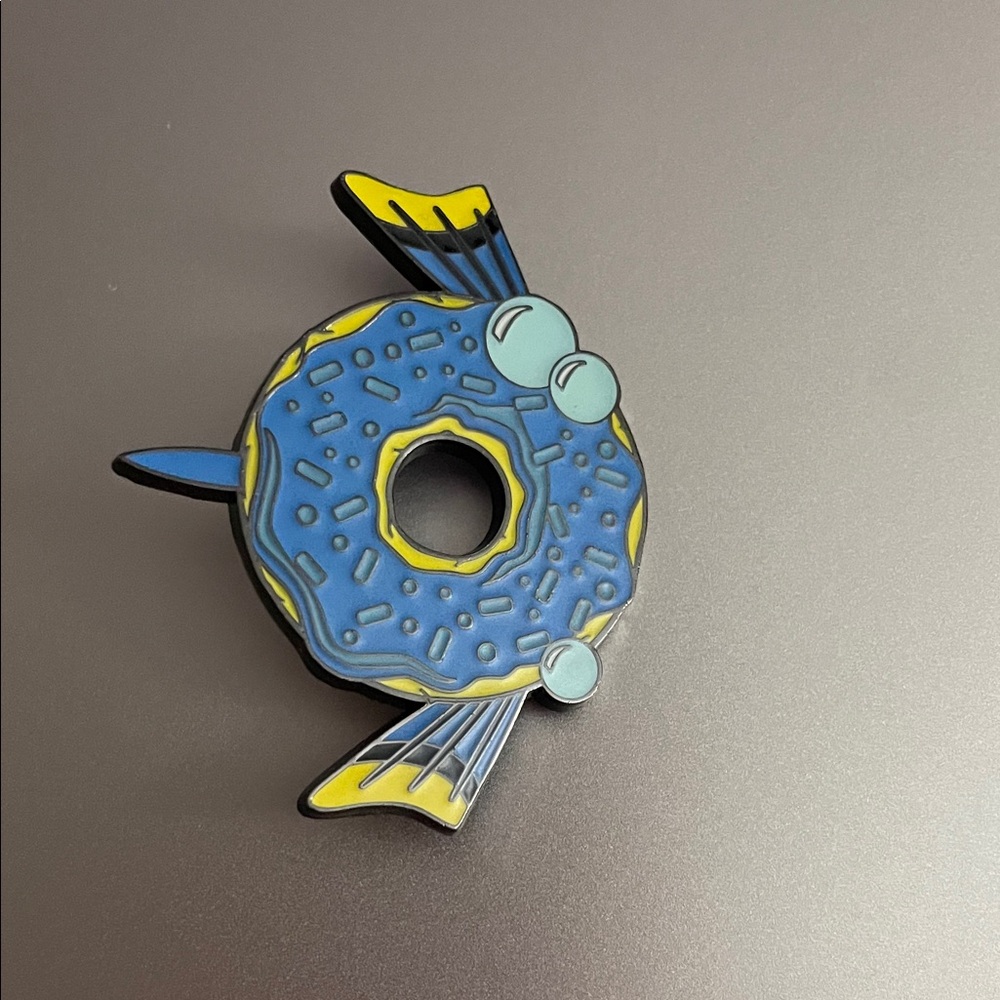 Disney Loungefly Finding Nemo Dory Donut Blind Box Pin
